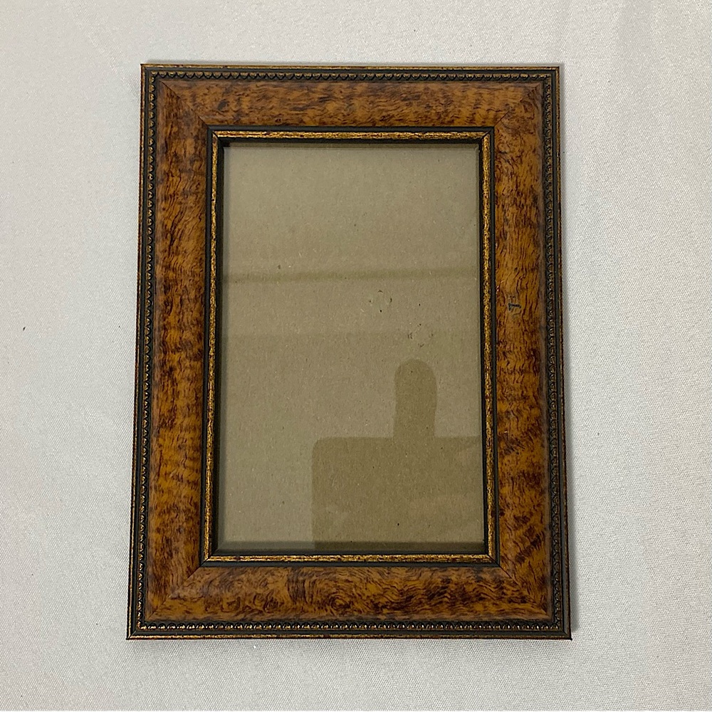 ⭐️ 4 x 6 Plastic Picture Frame Brown With Gold Trim Easel Back